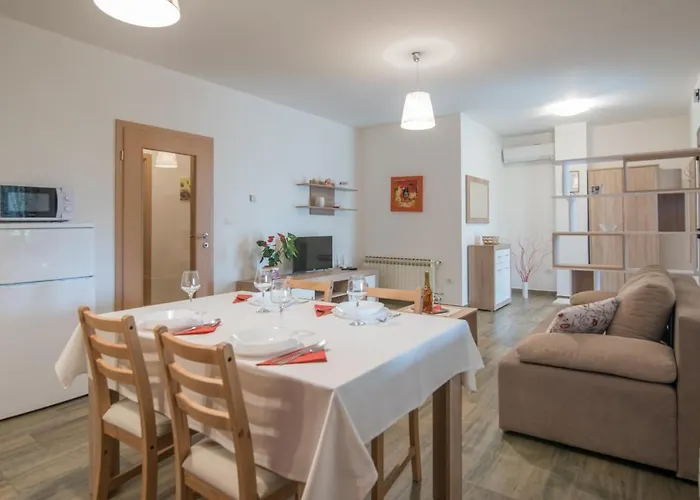 Nature 아파트 풀라